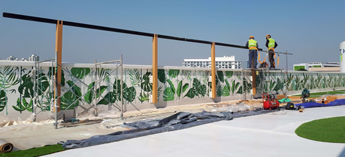 Toàn bộ hệ lam được gắn vào thành tường